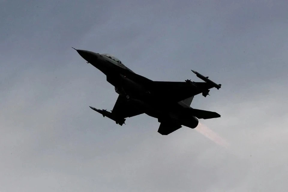 Минобороны Нидерландов: обучение пилотов ВСУ управлению F-16 займет до восьми месяцев