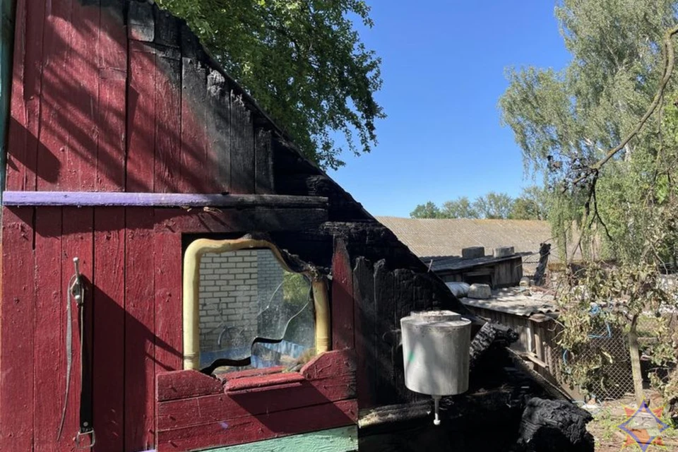 Сарай загорелся из-за зеркала и солнечного луча под Кореличами. Фото: grodno.mchs.gov.by