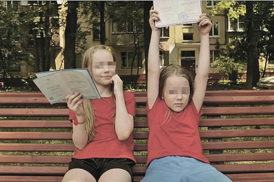 Алиса и Хеймдалль, уже получившие аттестаты об окончании школы, дают уроки по сдаче экзаменов на семейном ютуб-канале.