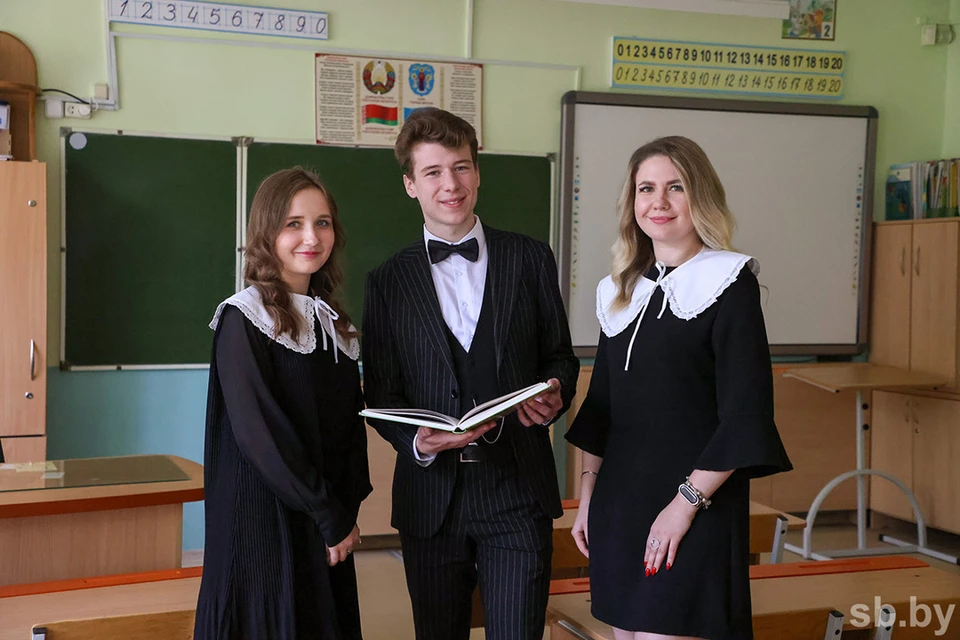 Вот как выглядит школьная форма для белорусских учителей. Фото: sb.by