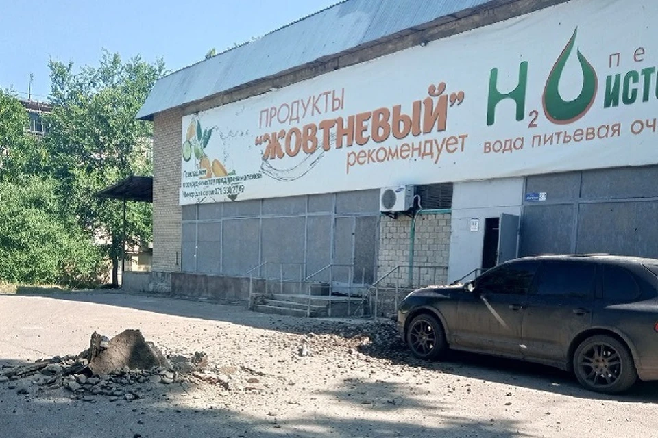 Под прицельным огнем украинских войск оказались несколько районов города, включая Петровский. Фото: t.me/Petrovka24_7zov