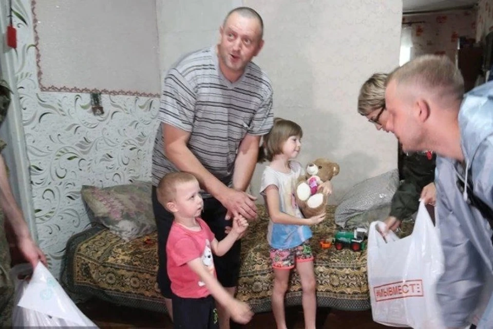 Следователи планируют и дальше оказывать семье помощь и поддержку. ФОТО: скриншот из видео СУ СК РФ по Запорожской области