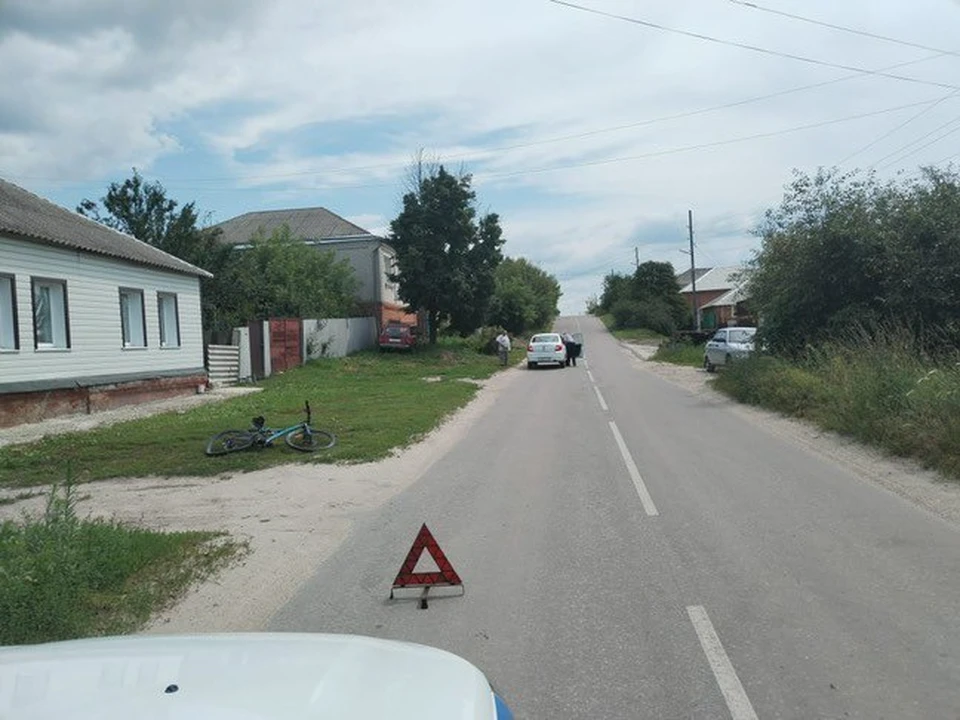 Фото машина врезалась в дом