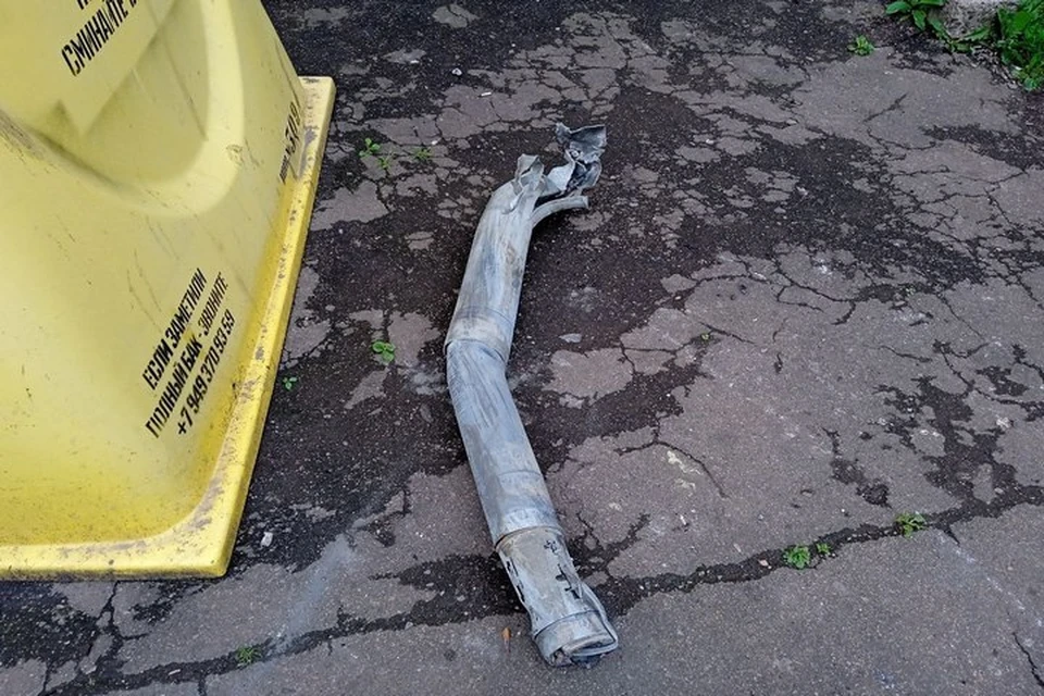 Остатки реактивного снаряда град долго лежали во дворе дома по Куйбышева
