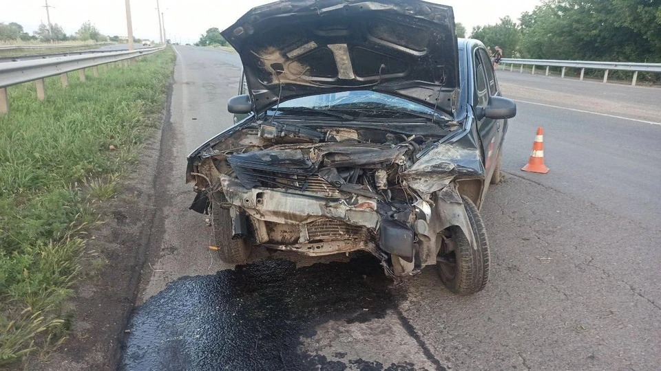 ДТП произошло 21 июля в районе поселка Юрьевка Лугутинского района. Фото: УГИБДД МВД по ЛНР