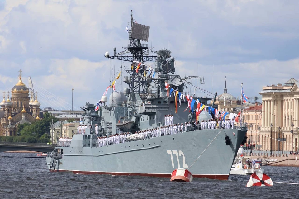 В Петербурге прошла вторая репетиция главного военно-морского парада.