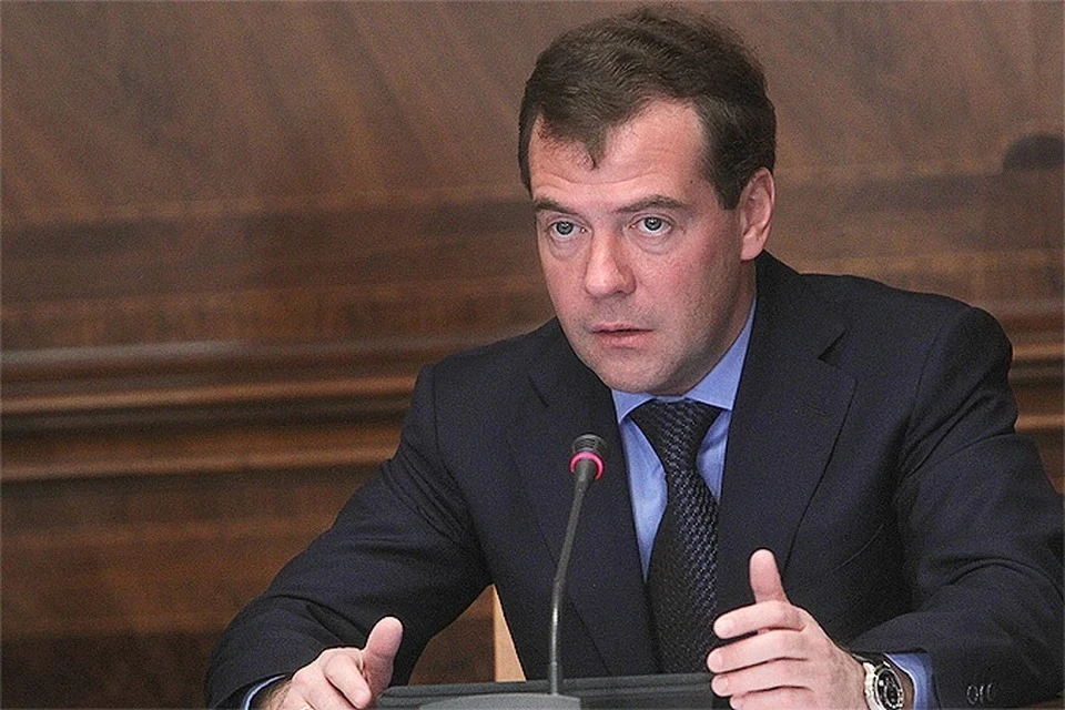 Медведев предложил выбирать нестандартные цели для российских ударов
