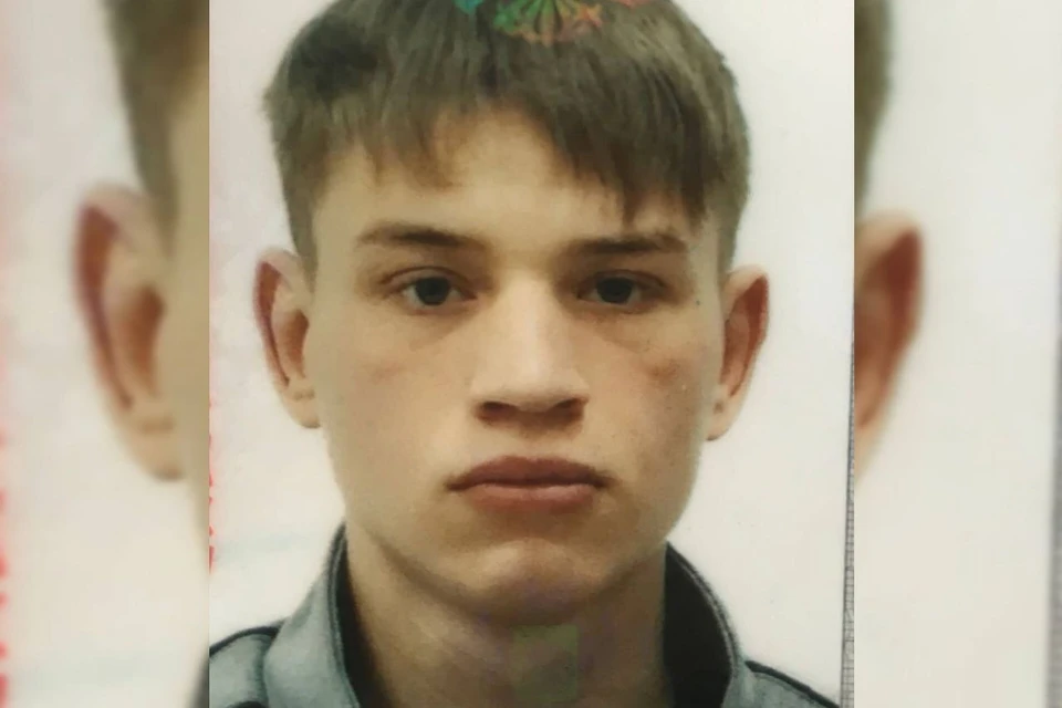 Александр - 2002 года рождения. На вид ему 15 лет.