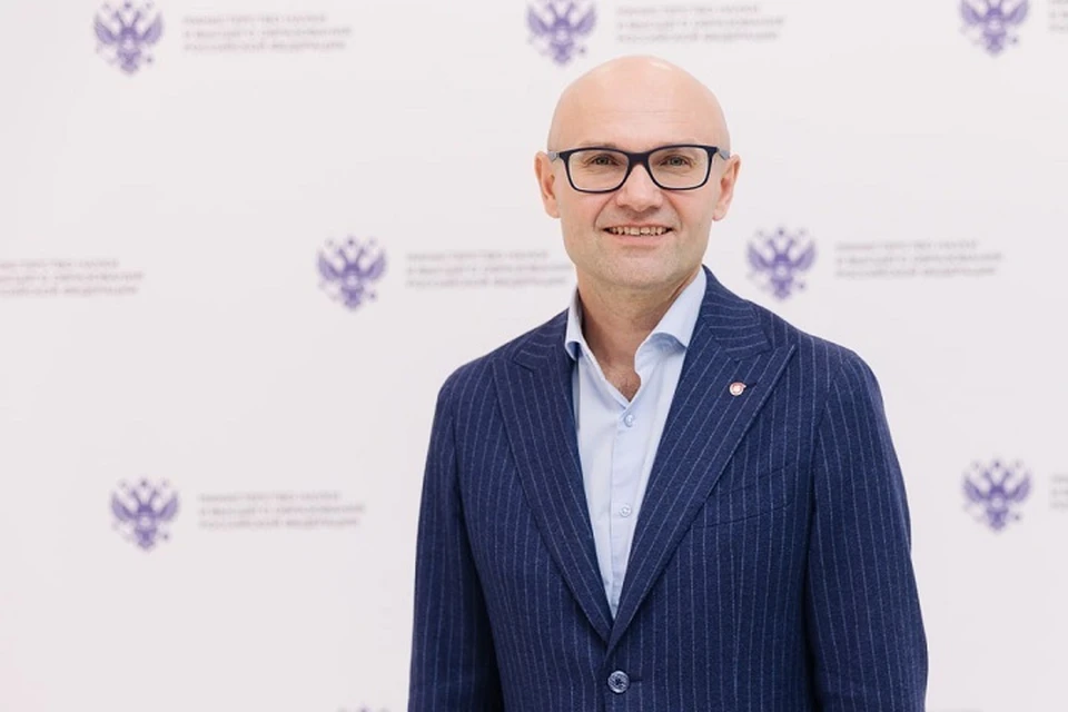 До этого казаков исполнял обязанности руководителя казанского вуза. Фото: Минобрнауки России