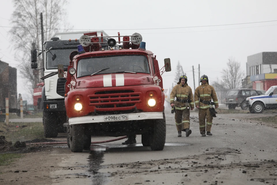 Пожар в гаражном кооперативе площадью 800 кв м потушили в Иркутске 2 августа