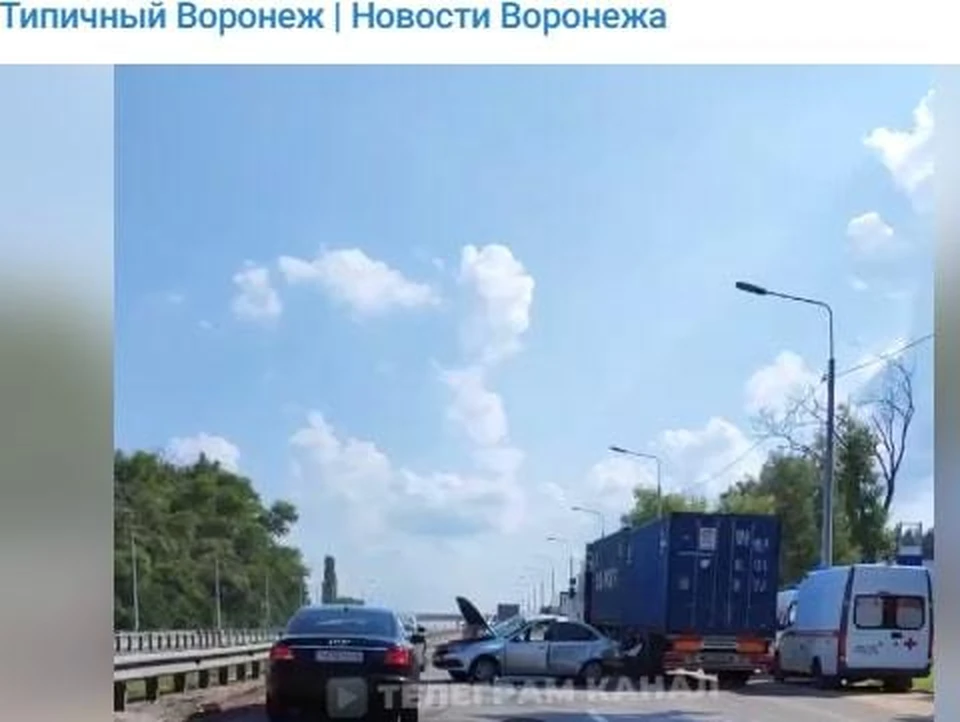 Одной из причин пробки могла стать авария в районе деревни Галкино.