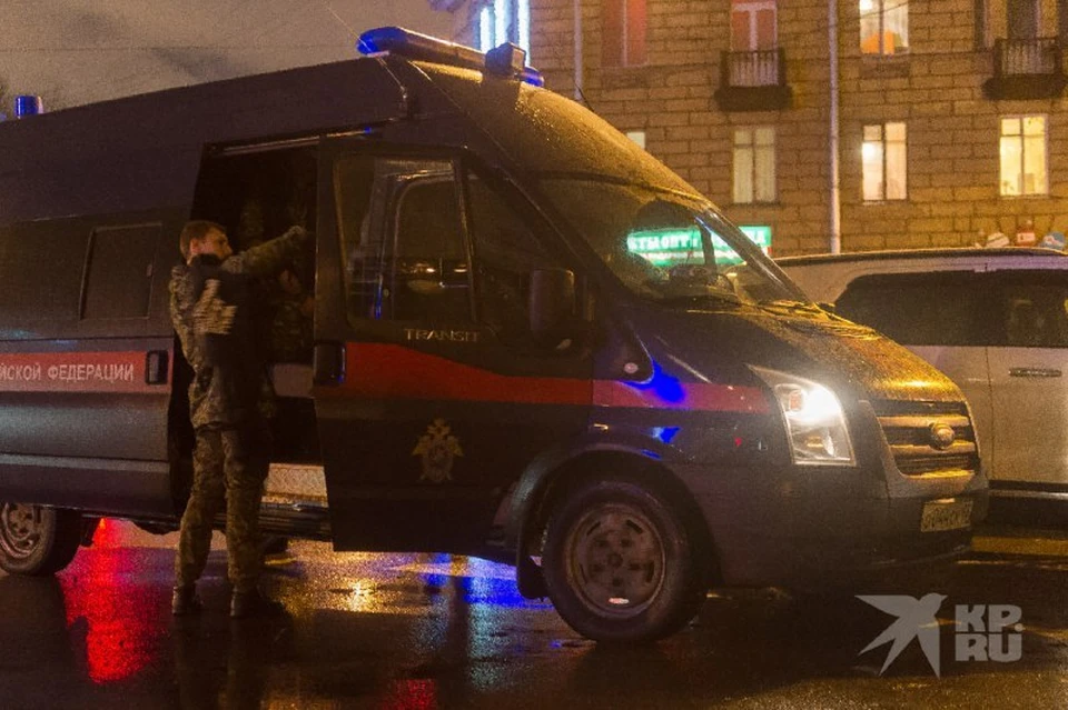 В Рязани обнаружен труп мужчины без ног. На месте происшествия работают следователи. Фото: Олег ЗОЛОТО.