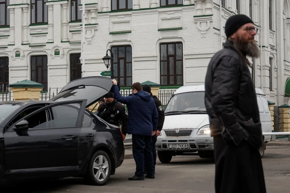 УПЦ: Вандал повредил икону Спасителя в Киево-Печерской лавре