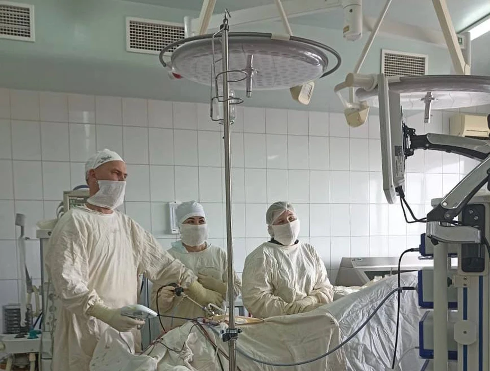 Хирурги помогли мужчине, страдающему от желчекаменной болезни. Фото: t.me/evgeniiFilippov23