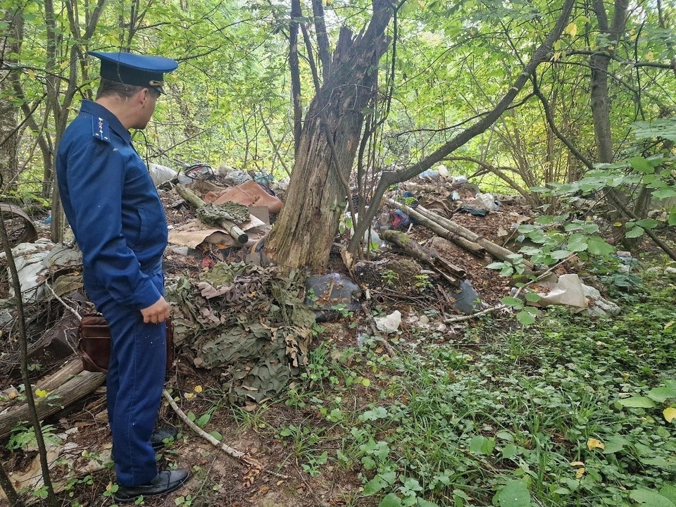 В Ленинксом районе прокуратура обнаружила две несанкционированные свалки