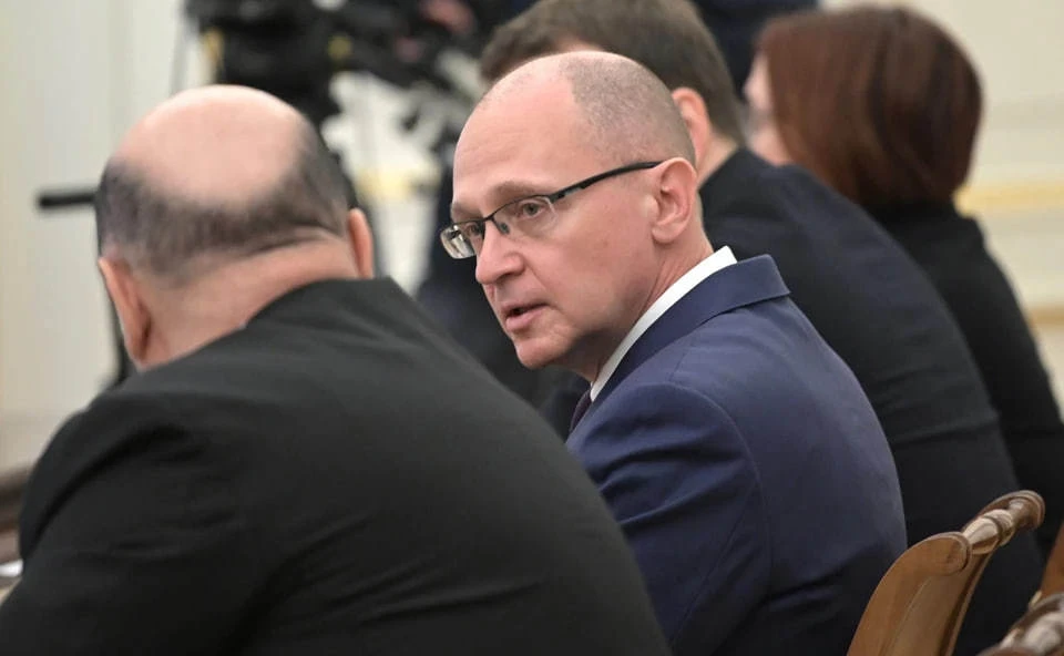 Кириенко посетил линию боевого соприкосновения в районе Токмака в Запорожье