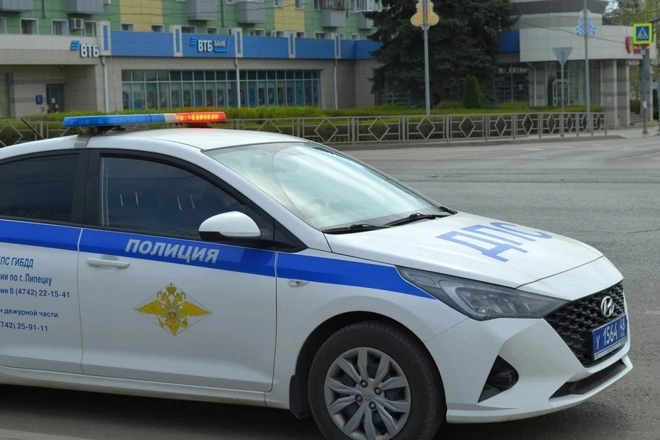 В Липецке на проспекте Победы произошла авария с автобусом и легковушкой