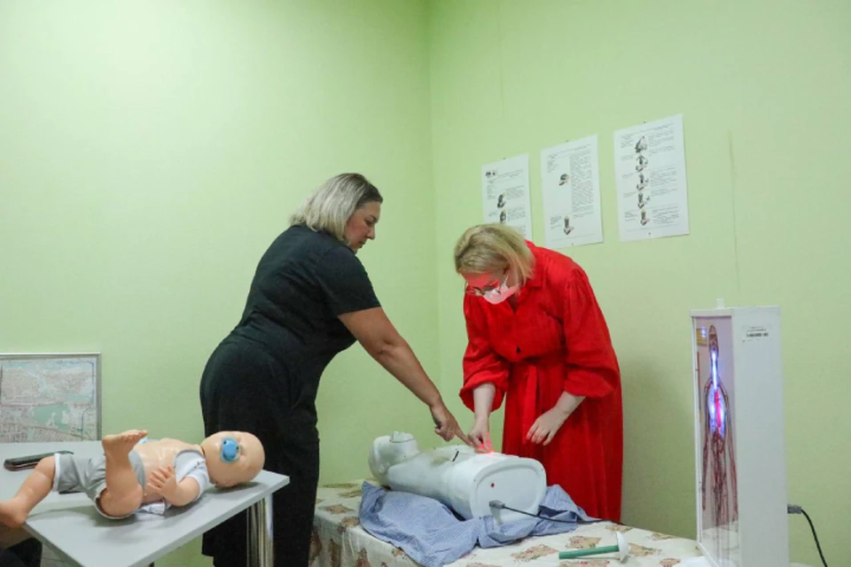 В Ивано-Матренинской больнице в Иркутске проводят занятия по СРЛ для сотрудников. Фото: Минздрав Иркутской области