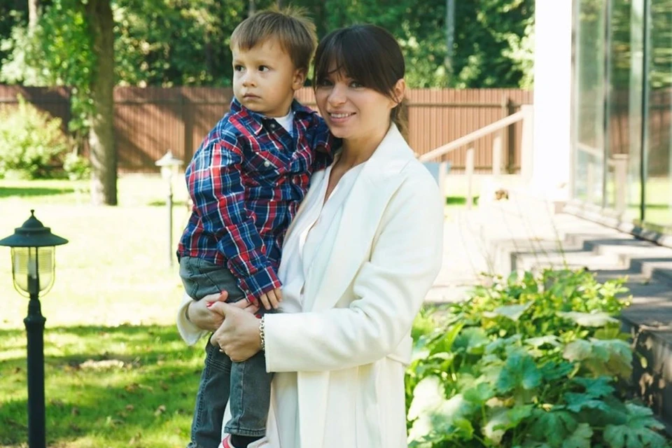 Елена Романова с сыном