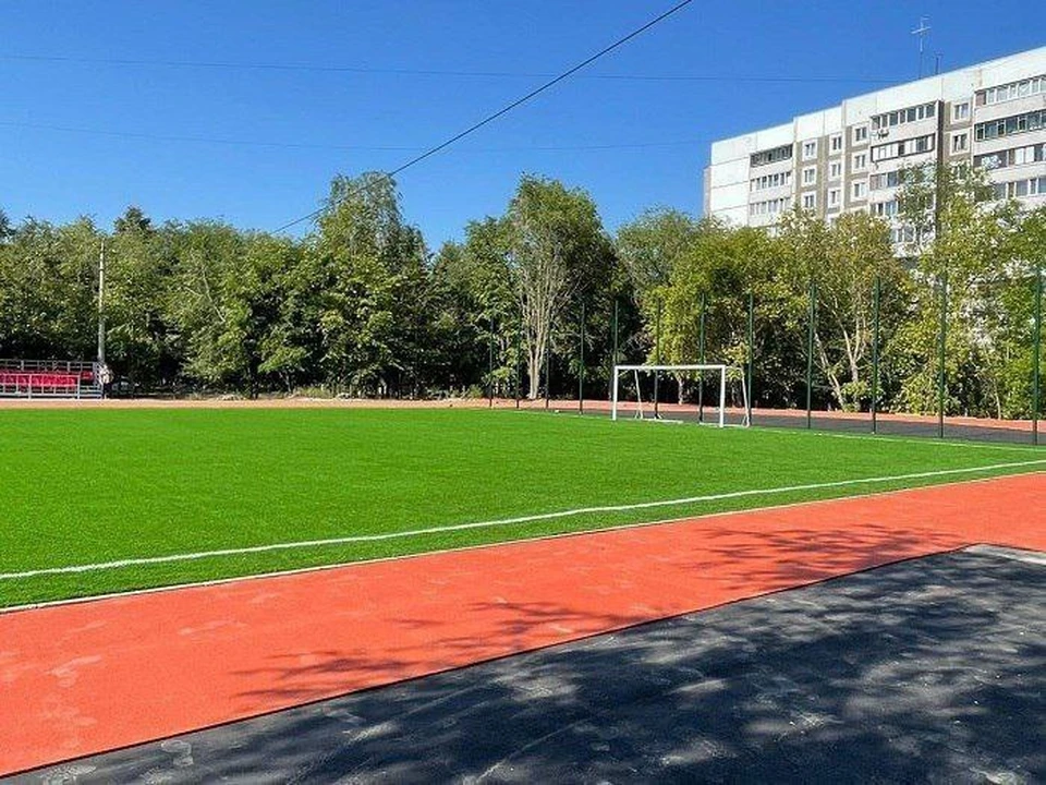 В срок до 10 октября подрядная организация должна смонтировать ограждение вокруг ульяновской Школы Олимпийского резерва. Фото телеграм-канал Сергея Моргачева