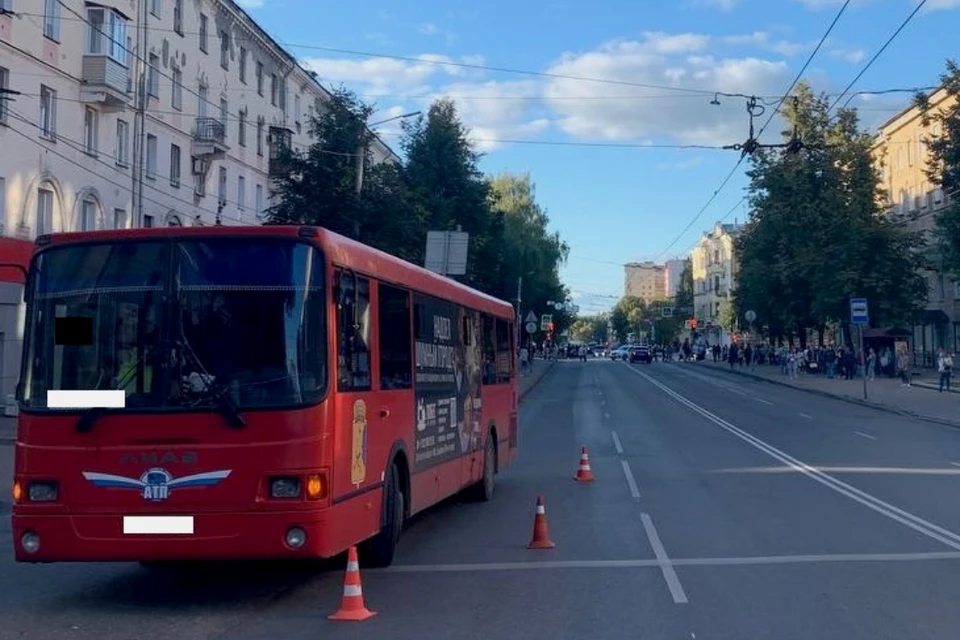 В салоне транспорта упала 63-летняя женщина. Фото: vk.com/gibdd43