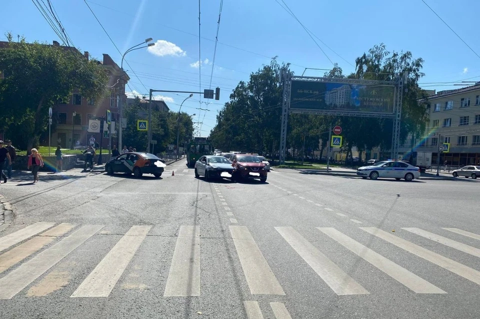 12-летний мальчик попал в больницу после ДТП. Фото: ГИБДД по Новосибирску.