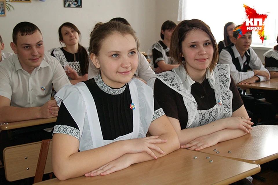 Скандал из-за советской школьной формы — появились новые подробности — Украина