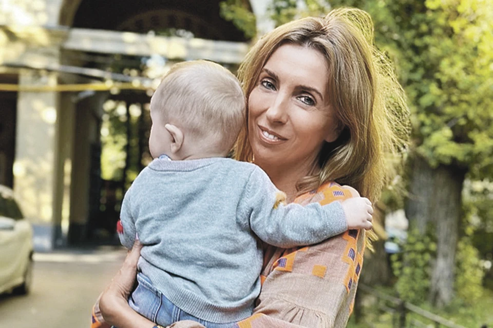 Светлана Бондарчук недавно опубликовала фото маленького сына Петра Сергеевича Харченко.