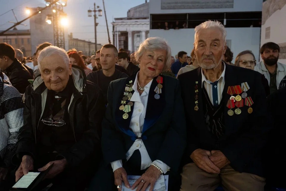 Ветераны получат единовременные выплаты к юбилею снятия блокады с Ленинграда.