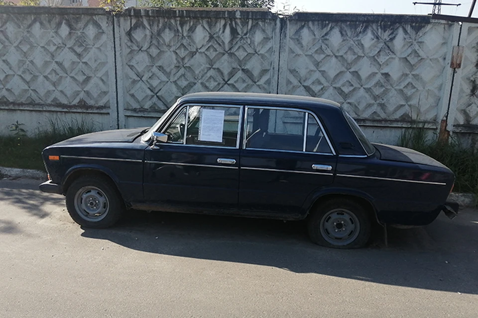 Брошенный автомобиль припаркован на улице Ротмистрова в Твери Фото: администрация Твери