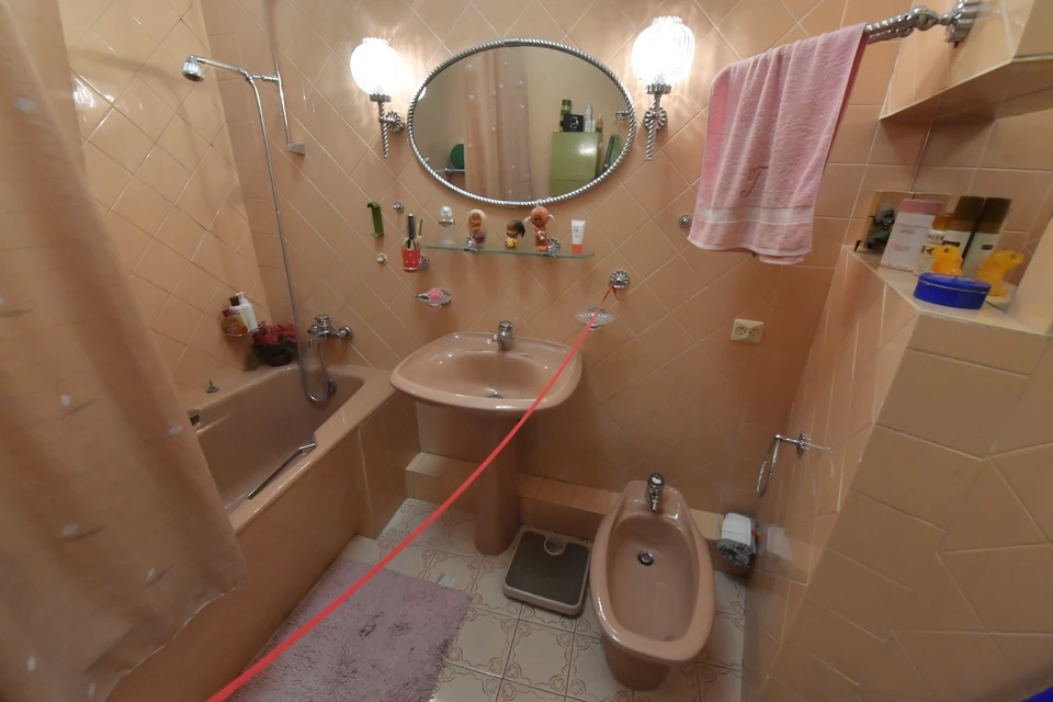 Супруг снял как жена мастурбирует в ванной на скрытую камеру порно видео