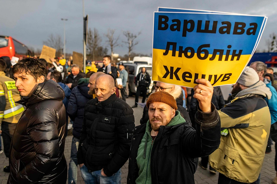 В Верховной Раде хотят провести закон по депортации украинцев призывного возраста, которые живут в Европе
