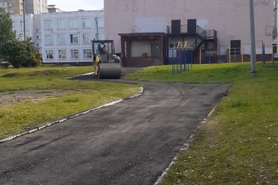 Дорога используется для подвоза продуктов и ведет на школьные площадки. Фото: киров.рф