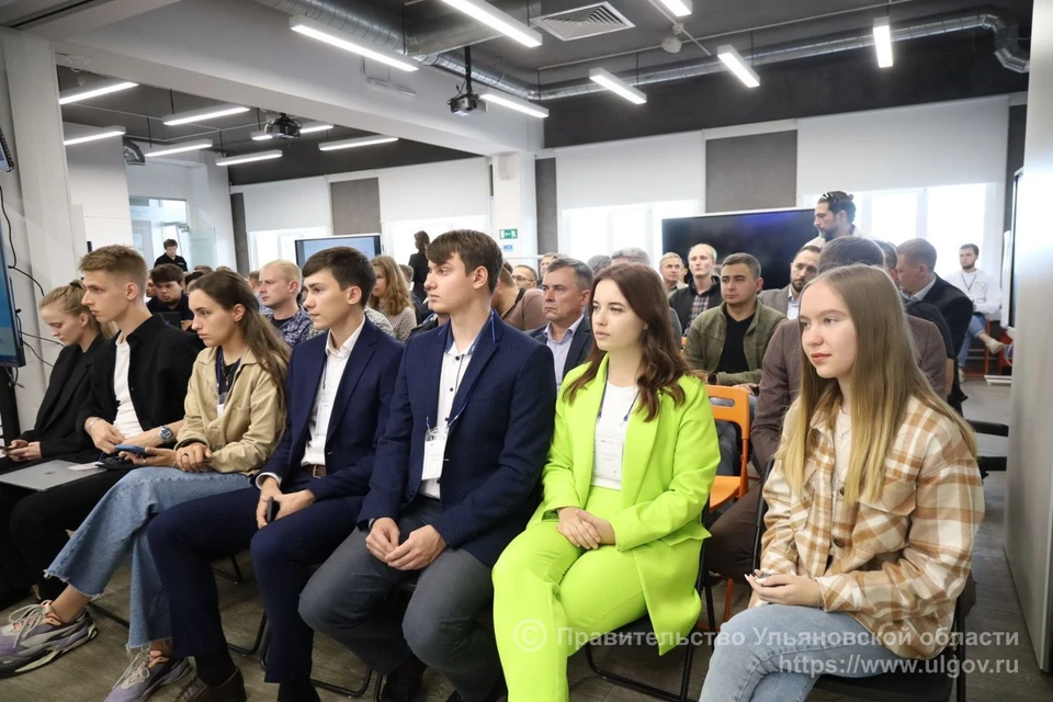 В мероприятии принимают участие студенты российских вузов. ФОТО: правительство УО