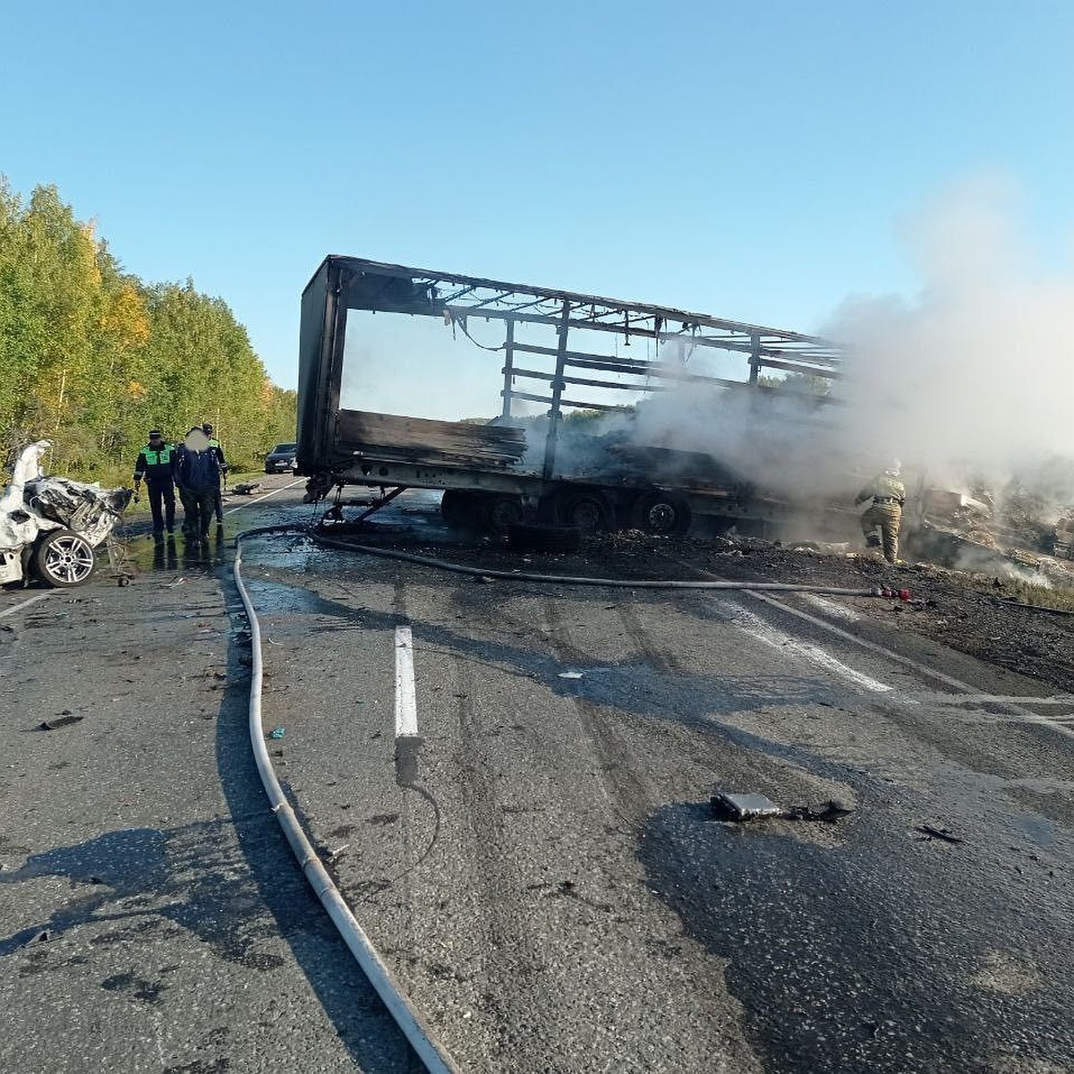 Из-за смертельной аварии на трассе в Исетском районе полностью закрыто  движение для грузовых авто - KP.RU