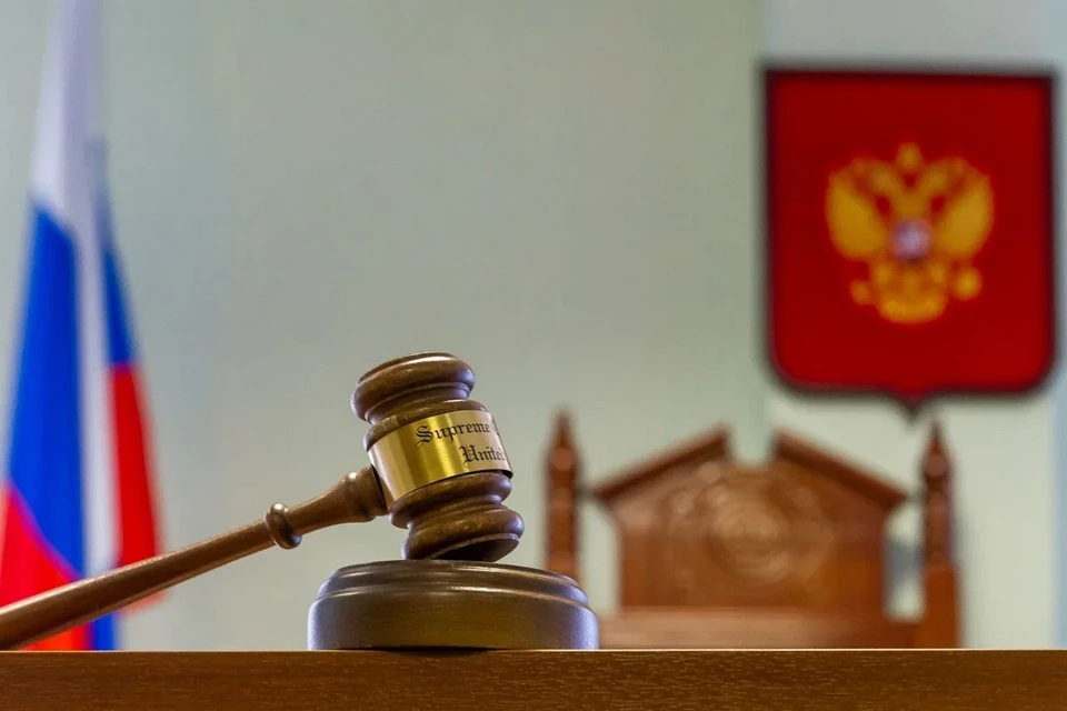 Суд Петербурга отправил под арест мужчину за уклонение от сдачи водительского удостоверения после шести лишений прав.