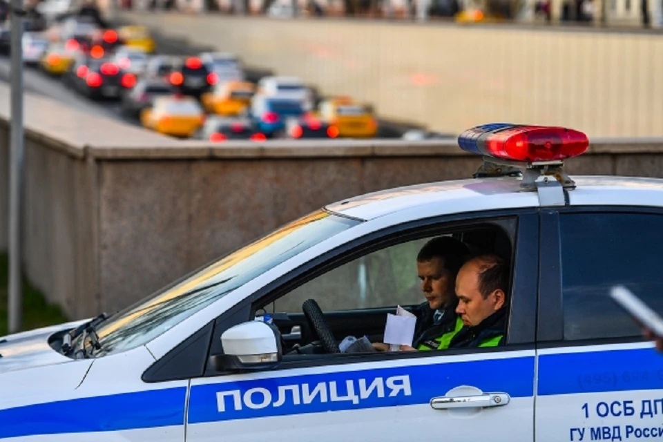 В Новосибирске посетитель бара пострадал посте потасовки с охранниками.