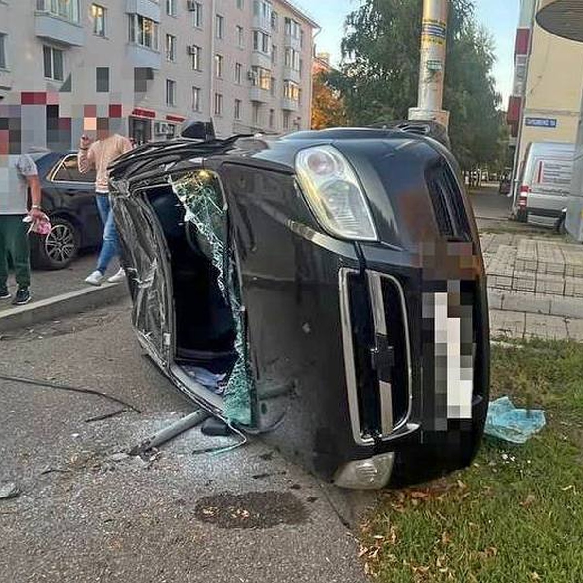 В Советском районе Уфы после аварии попали в больницу водители двух  иномарок - KP.RU