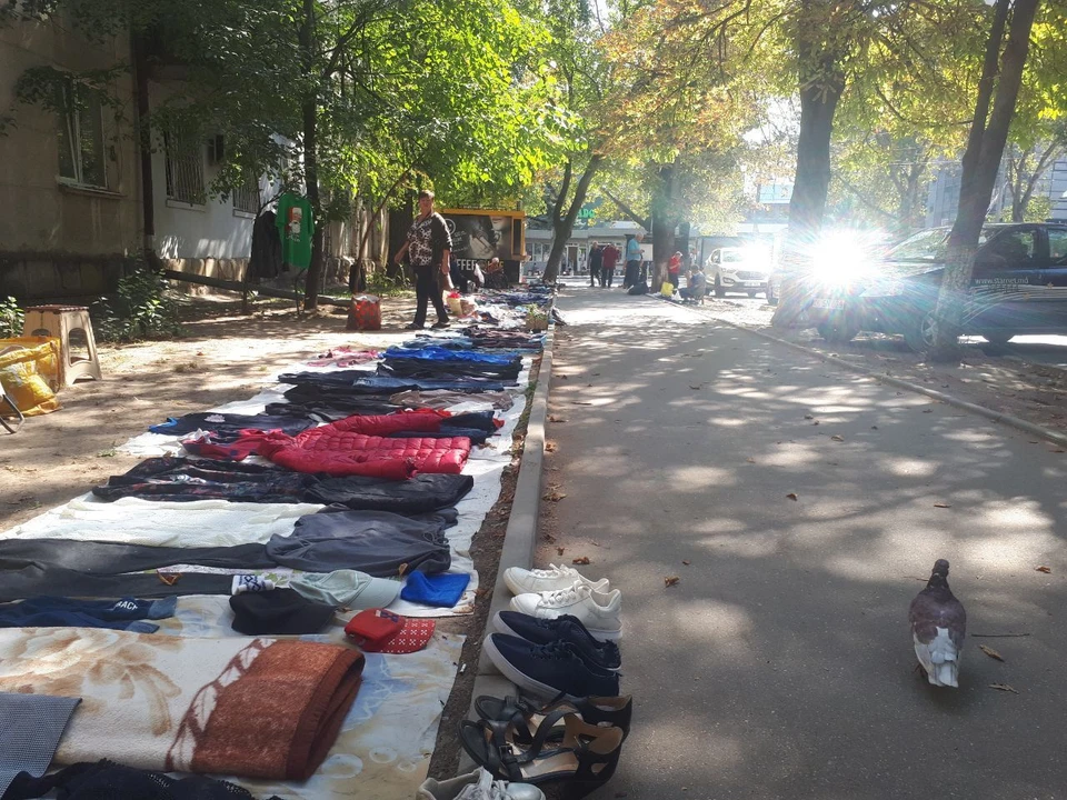 Блошиные рынки в Кишиневе быстро разрастаются...