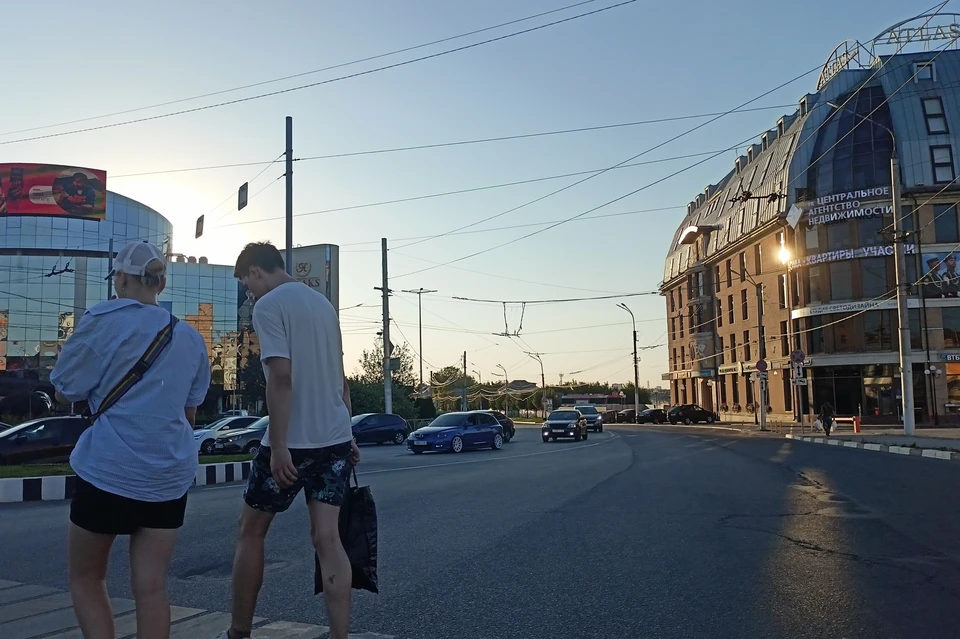 По словам чиновников, на участке улица Типанова - Московское шоссе уже сейчас проехать в часы пик по улице Вокзальной быстрее, чем по Первомайскому проспекту.