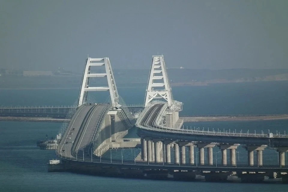 Крымский мост временно закрыли для автотранспорта