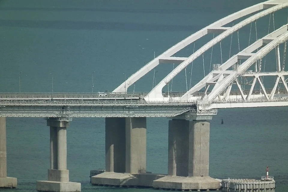 Движение автотранспорта по Крымскому мосту возобновлено