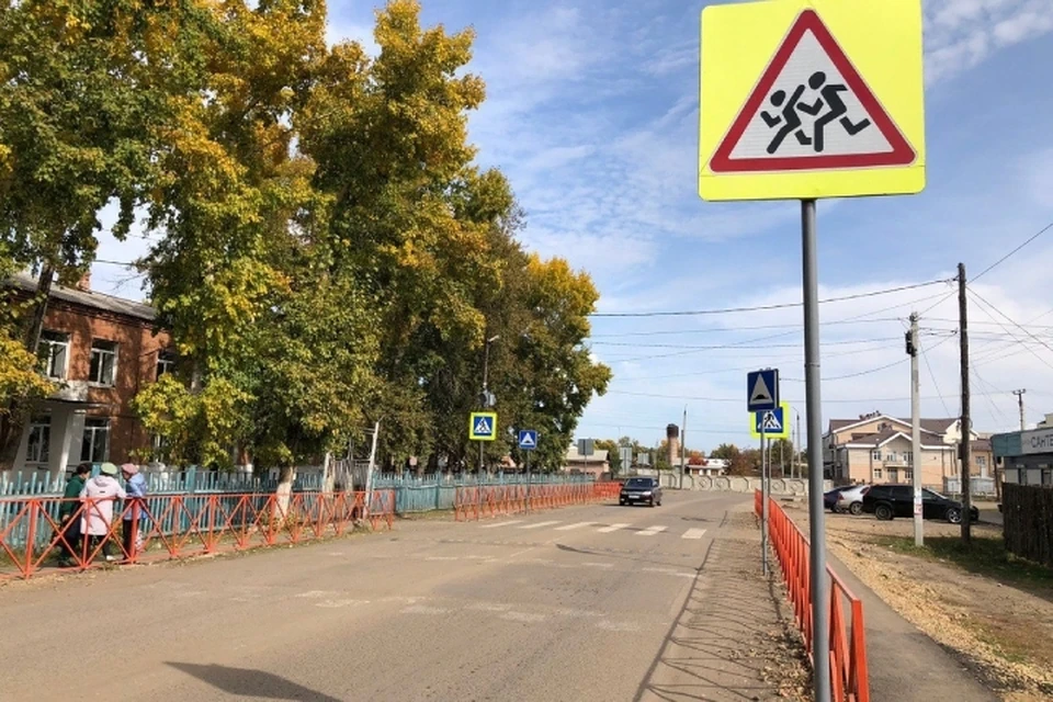Два пешеходных перехода модернизируют в посёлке Усть-Ордынский