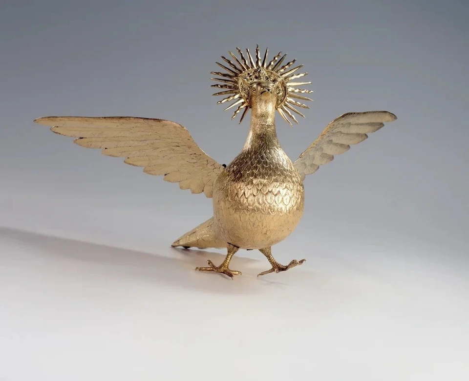 Многие экспонаты изготовлены из драгоценных металлов. Фото: пресс-служба Музеев Московского Кремля