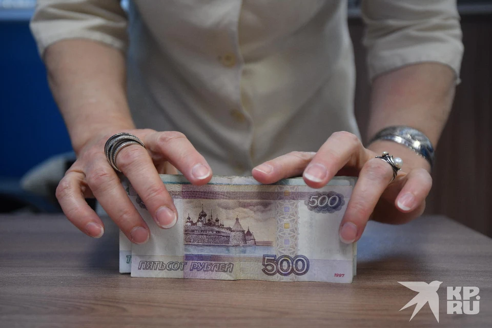 Зарплаты сотрудникам госорганов Рязанской области повысят с 1 октября.