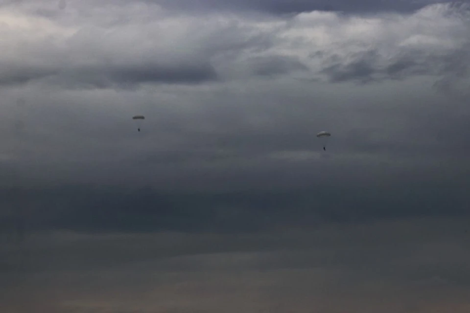 Под Новосибирском курсанты десантировались с «Терминаторов». Фото: пресс-служба ЦВО