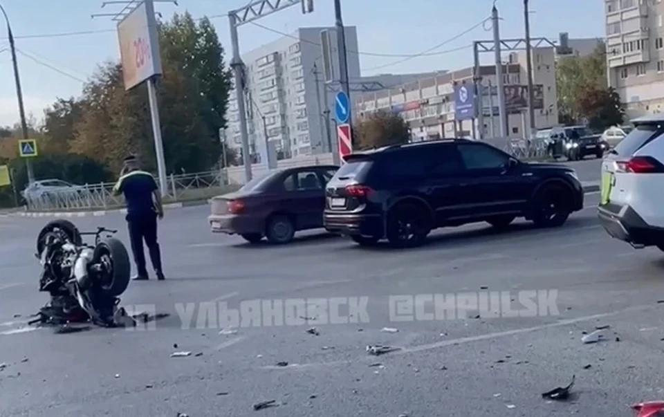 В Ульяновске сбили мотоциклиста на Ульяновском проспекте ФОТО: телеграм-канал ЧП-Ульяновск