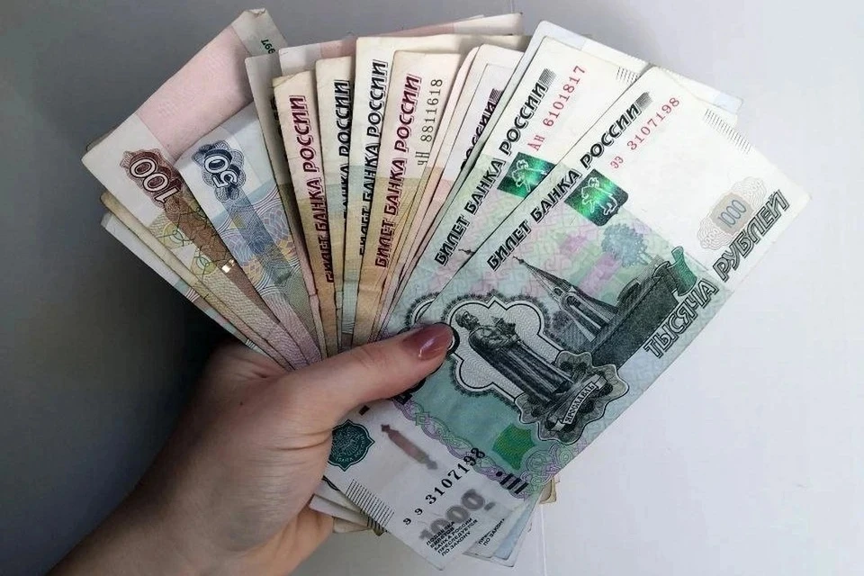 Преподаватель автошколы обманул родственника ученика и забрал взятку, предназначенную для инспектора ГИБДД