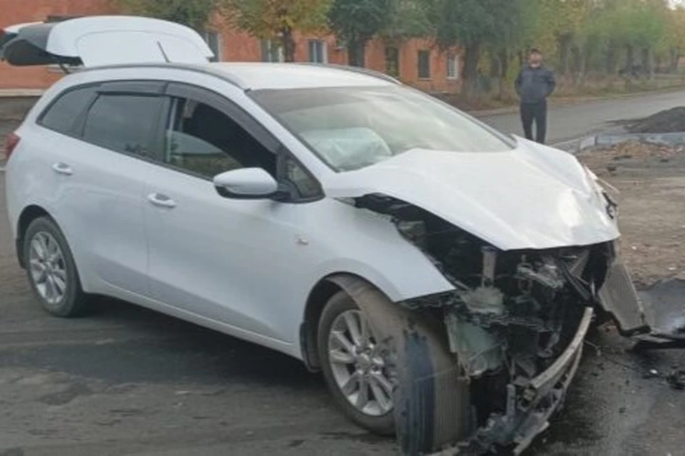 Около дома №29 столкнулись автомобили «Лада Веста» и Kia Ceed