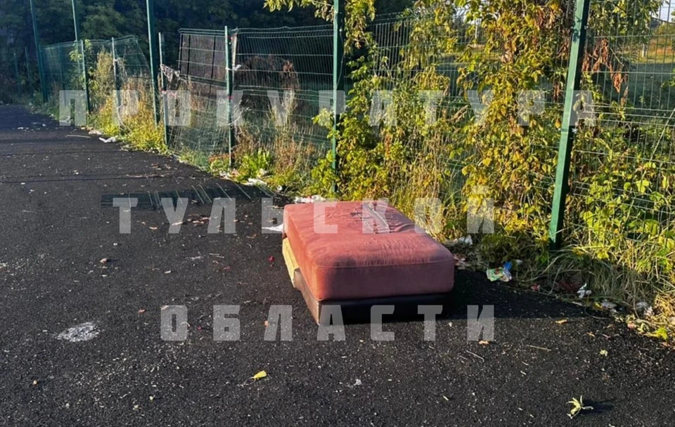 На спортивной площадке в Каменском районе ликвидировали несанкционированную свалку